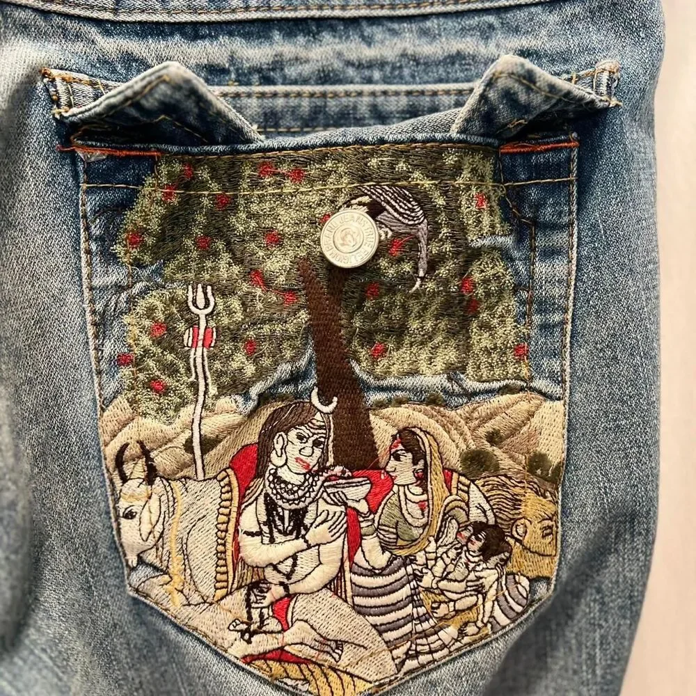 True religion embroidered back pocket jeans